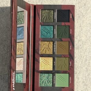 Glamlite A Nightmare on Elm Street Eyeshadow Palette